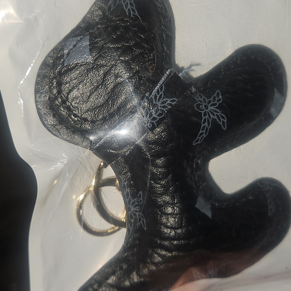 Random Styles Of Keychains - Picture 2 of 4